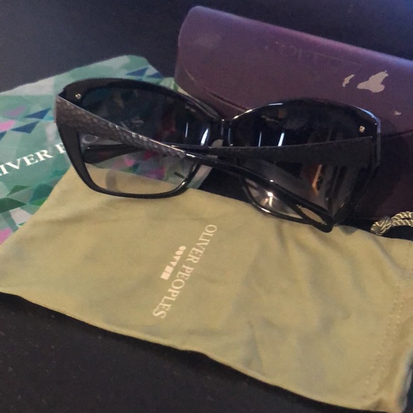Oliver Peoples \